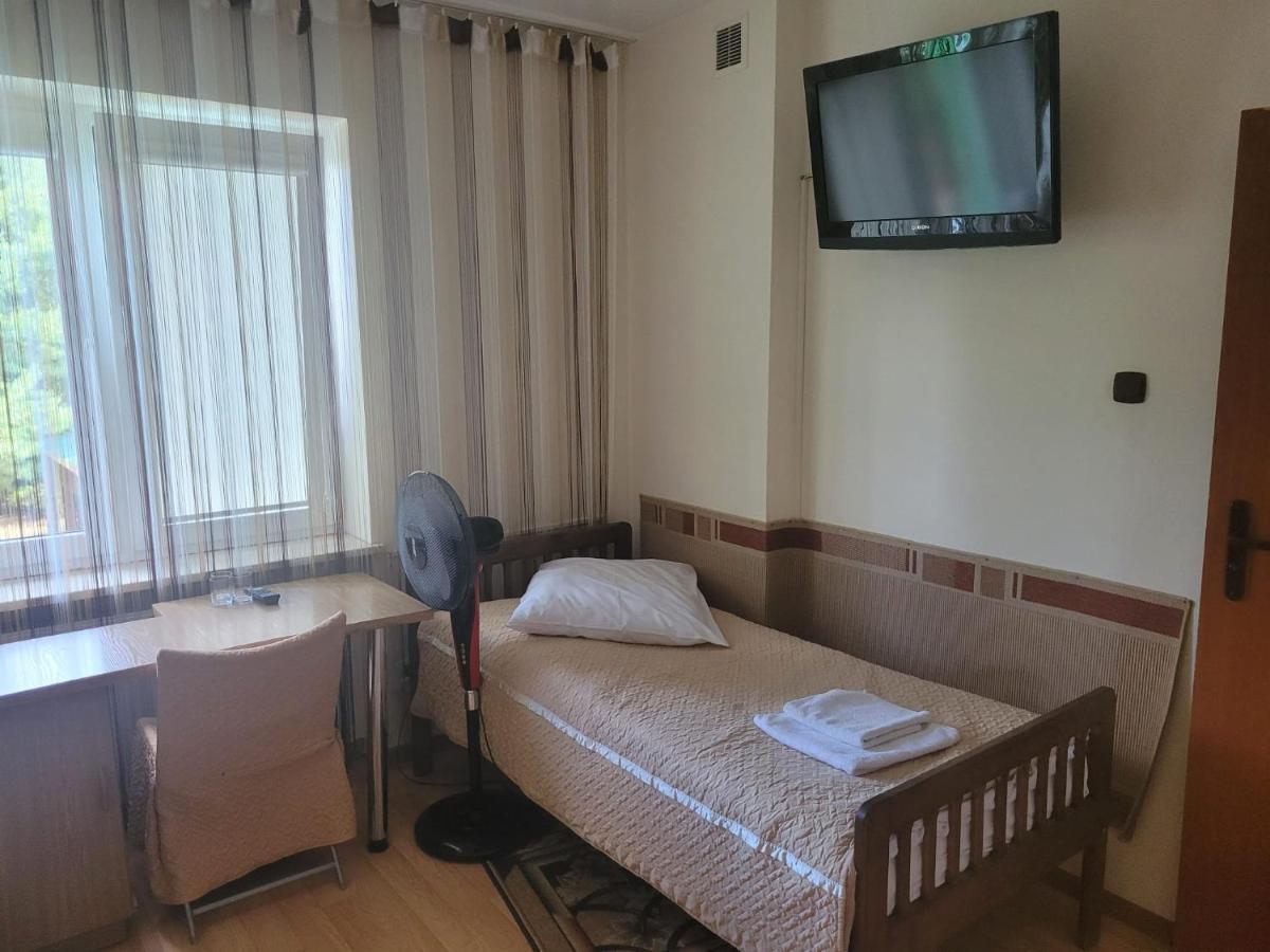 Albert Turystyczne Uslugi Hotelarskie Варшава Екстер'єр фото